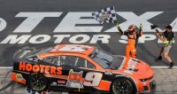 Chase Elliott #9 NASCAR 2024 HMS Hooters Texas Race Win...