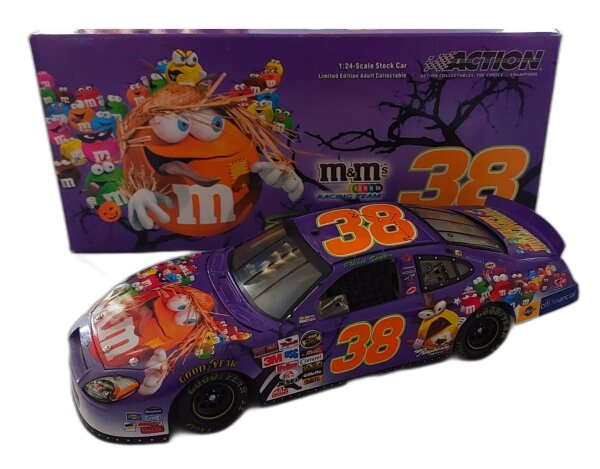 Elliott Sadler #38 NASCAR 2005 Ford RYR M&M Halloween 1:24