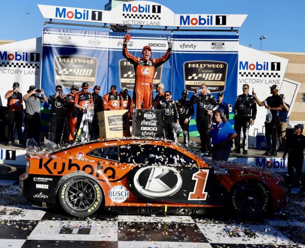 Ross Chastain #1 NASCAR 2024 TH Chevrolet Kubota Kansas Race Win 1:64