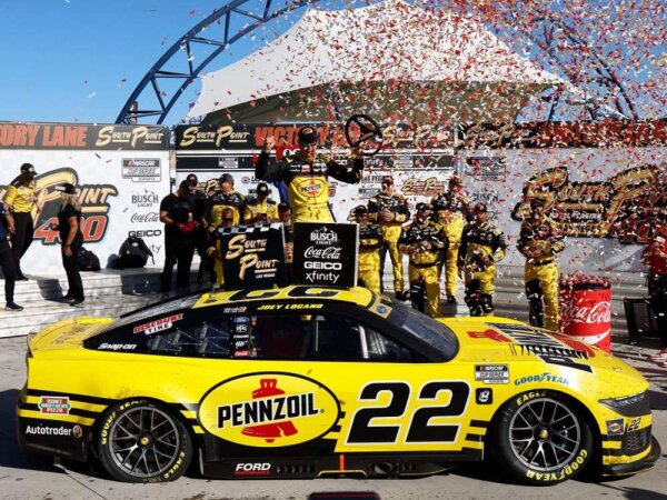 Joey Logano #22 NASCAR 2024 TP Ford Pennzoil Las Vegas Race Win 1:64