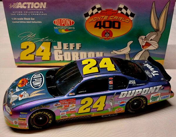 Jeff Gordon #24 NASCAR 2001 HM Chevrolet Monte Carlo Dupont/Looney Tunes 1:24