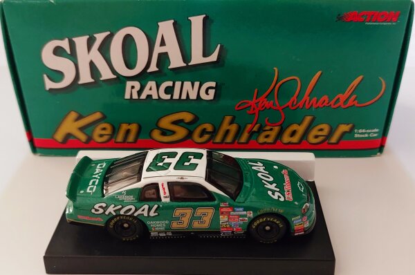 Ken Schrader #33 NASCAR 1999 Chevrolet Monte Carlo Skoal 1:64