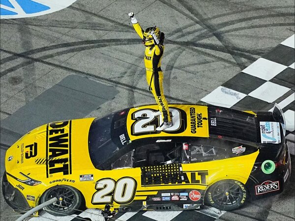 Christopher Bell #20 NASCAR 2025 JGR Toyota Dewalt Atlanta Race Win 1:64