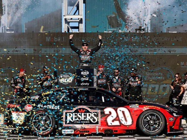 Christopher Bell #20 NASCAR 2025 JGR Toyota Resers Fine Foods Phoenix 3/9 Race Win 1:24